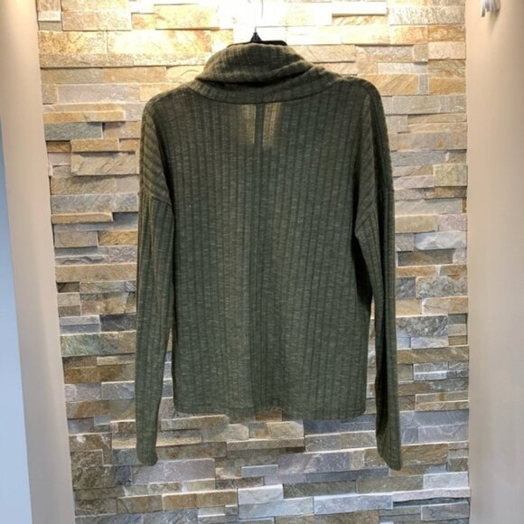 BP. Cozy Ribbed Turtleneck Top - Picture 4 of 5